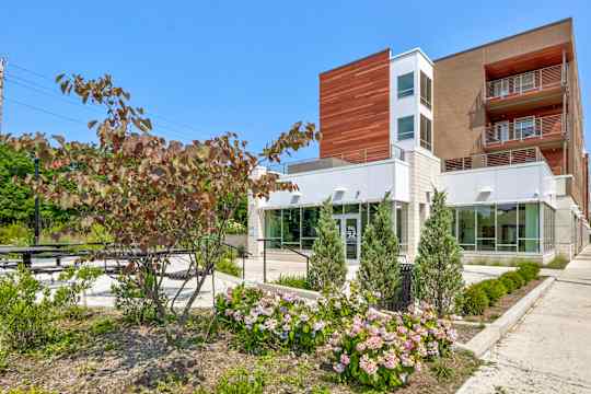 Glenville Circle North property