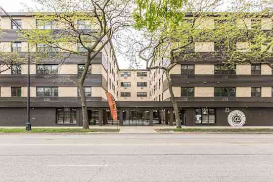 5536 N Sheridan Road property