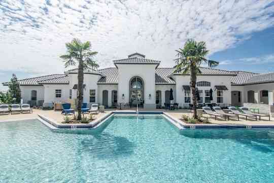 Shadetree Apartments property