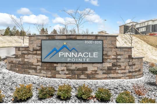 Pinnacle Pointe Apartments property