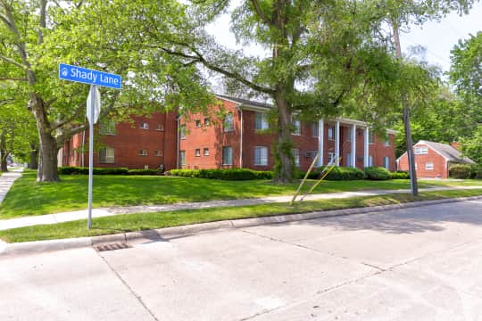 Mauer Manor Apartments property