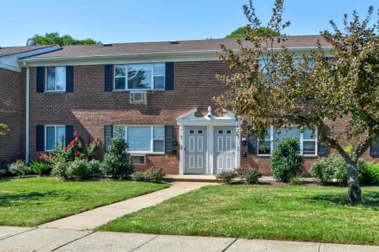 Cloverleaf Gardens Apartments - Woodbridge, NJ 07095