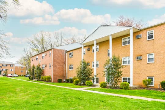 Levittown Trace Apartments property