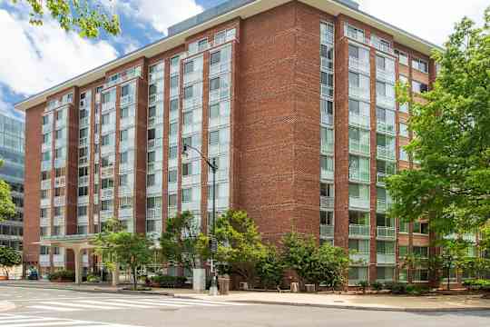 The Flats at Dupont Circle property