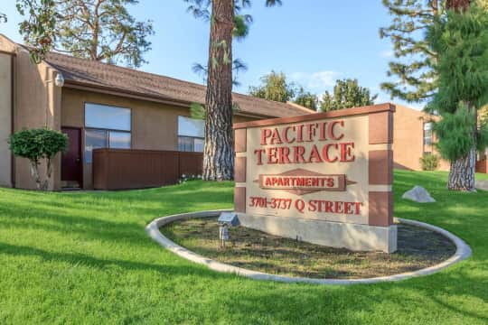 Pacific Terrace Apartments property