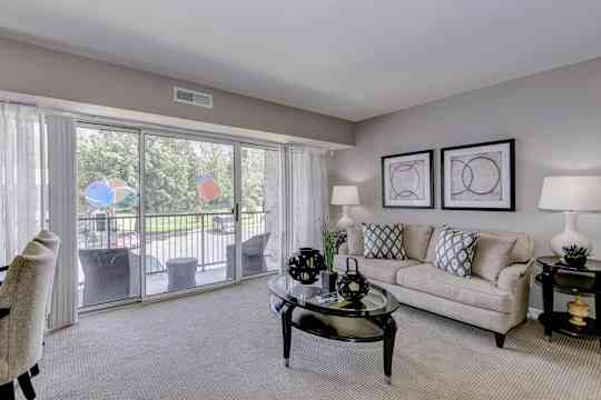 Hampton Manor Apartments & Townhomes property