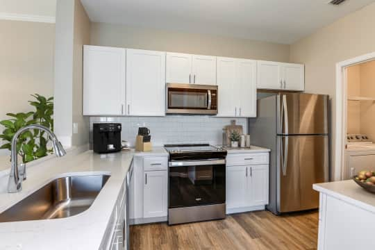 Bay Breeze Villas Apartments - Fort Myers, FL 33908