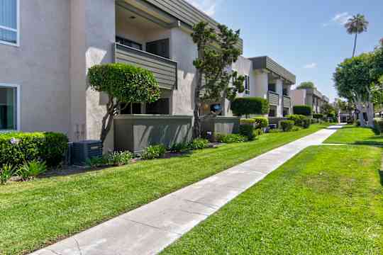 Regency Plaza Apartments property