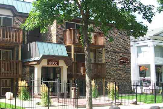 Uptown Plaza Apartments property