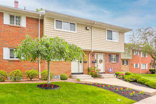 Greenleaf Meadows property