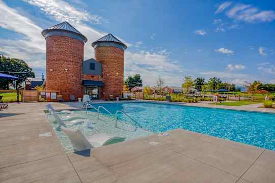Murphy's Farm Apartments property