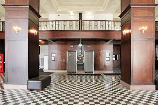 Le Claire Apartments property