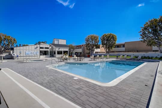 The Californian Fountain Apartments property