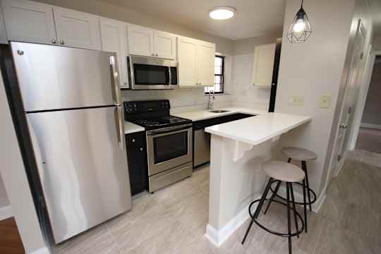Shadyside Apartments property
