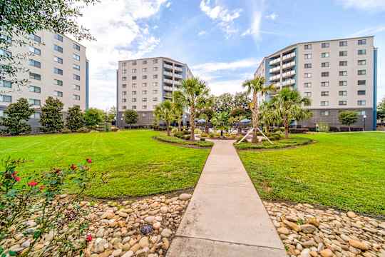 Acasa Vista Towers property
