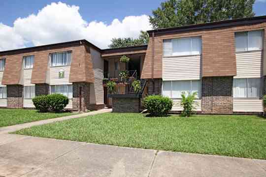 Woodley Oaks Apartments property