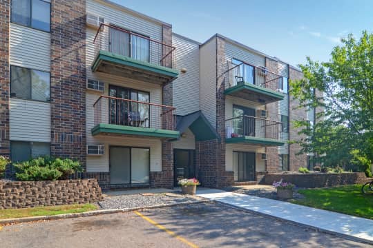 Pine Pointe Apartments - Saint Cloud, MN 56304