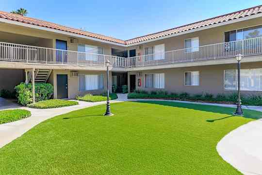Camino, Pueblo & El Rancho Apartment Homes property
