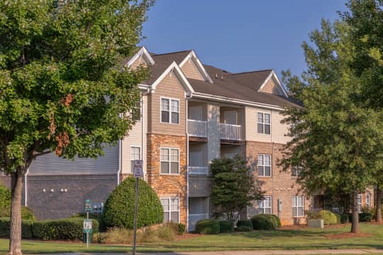 The Stratford At Hillcrest Apartments - Winston-Salem, NC 27103