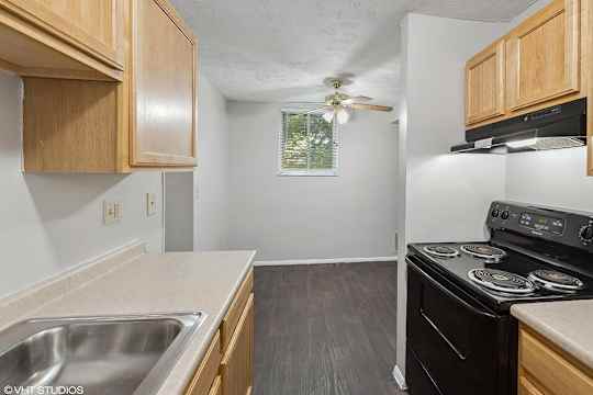 Walnut Creek Apartments property