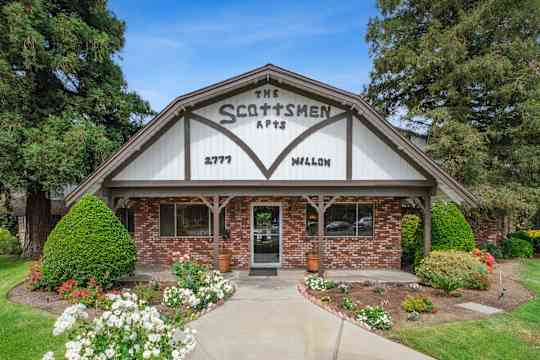 Scottsmen Apartments property