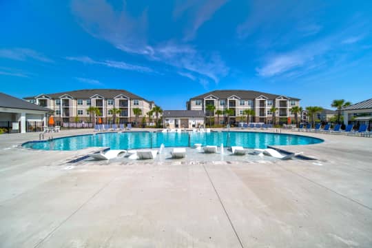 Crescent Pointe Apartments property