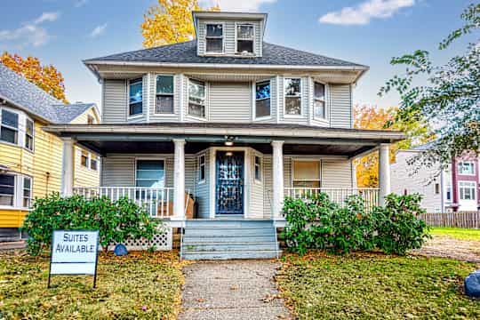 1551 E 118th St property