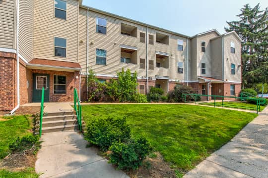 Towne Square - 3029 Beau Jardin Dr | Lansing, MI Apartments for Rent ...