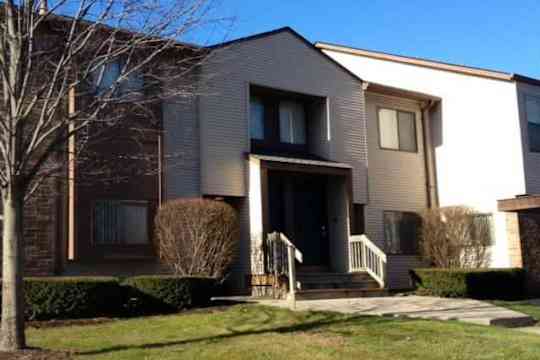 Woodcrest Apartments - Southfield property