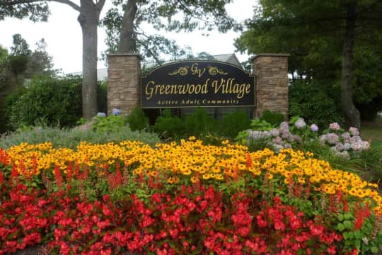 greenwood village manorville new york