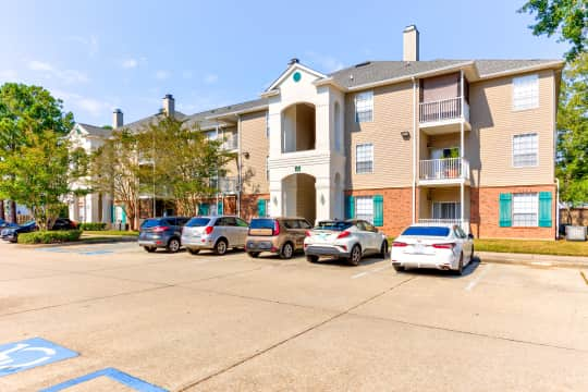 Gates at Biloxi - 7285 Woolmarket Rd | Biloxi, MS Apartments for Rent ...