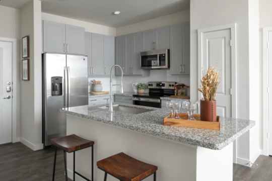 77079 Luxury Properties