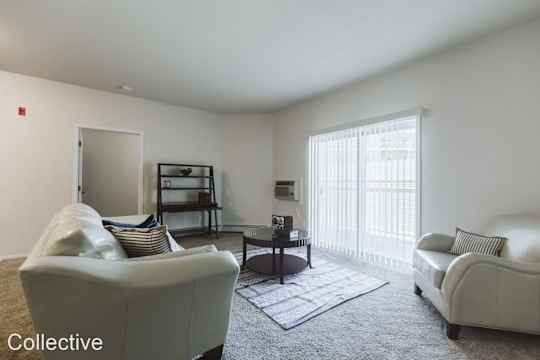 Silver Lake Apartments property