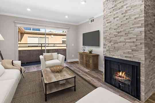 Catalina Apartments property