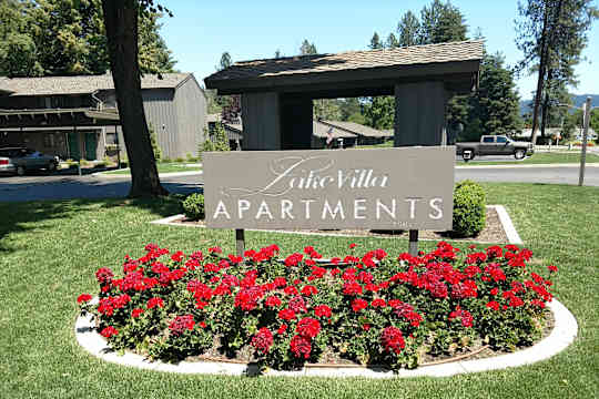 Lake Villa Apartments property