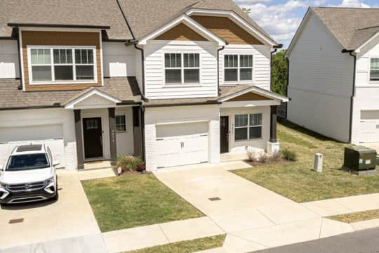Highlands at Hickory Hills Towhnhomes property