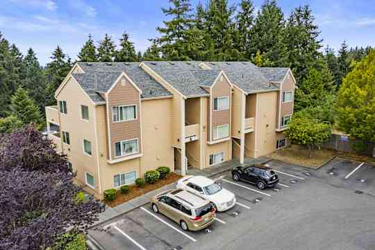 Salmon Creek Court Apartments Seattle WA 98146