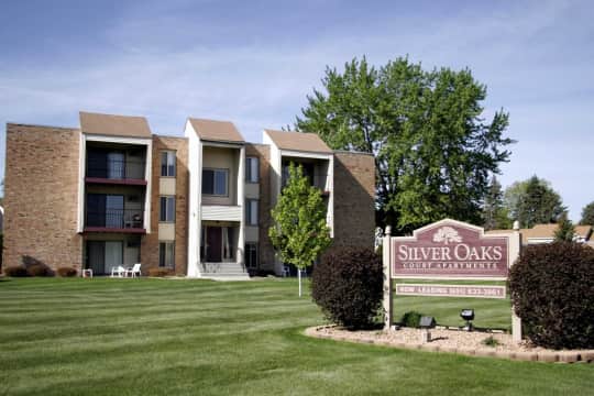 Silver Oaks Court Apartments property