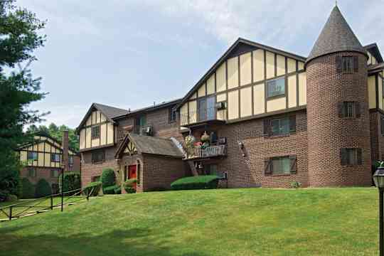 Royal Crest Warwick Apartment Homes property