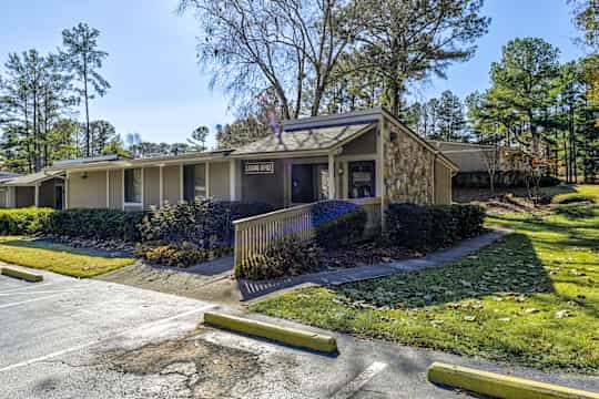 Redan Cove Apartments property