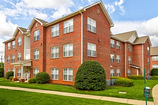 WHITE OAK MANOR - NORTH GROVE Apartments - Spartanburg, SC 29303