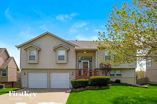 6505 West 151st Place property