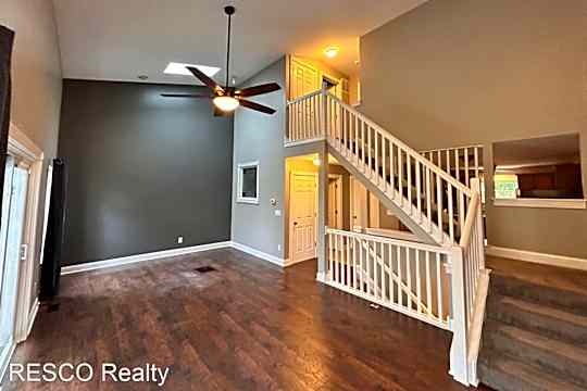 614 W 2nd Ave property