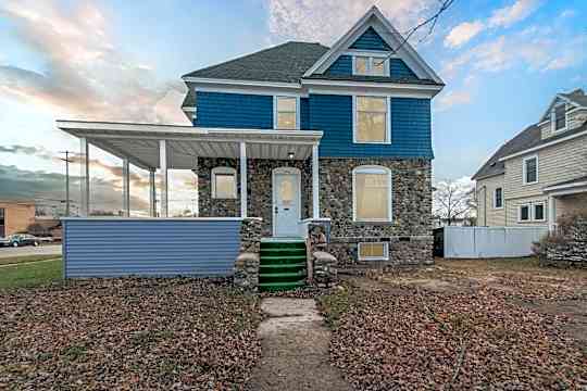 236 North State Street property