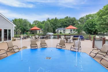 Pool - Twin Lakes Apartments - Clifton Park, NY