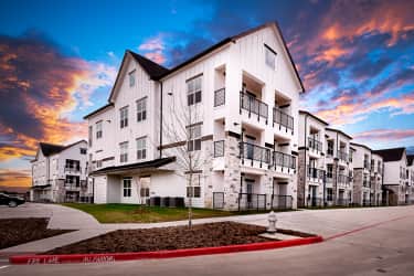 Building - Southgate Apartments - Princeton, TX