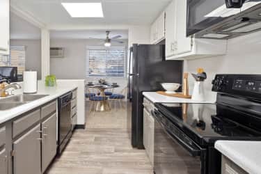 Kitchen - Renew on York - Bensenville, IL