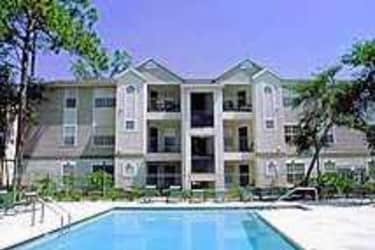 Pool - Golden Oaks Apartments - Winter Park, FL