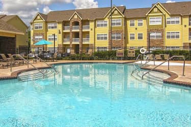 Pool - The Retreat at Spring Creek - Cleveland, TN