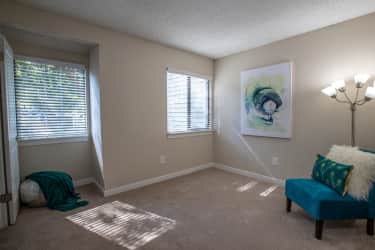 Living Room - The Lory of Hillsborough - Hillsborough, NC